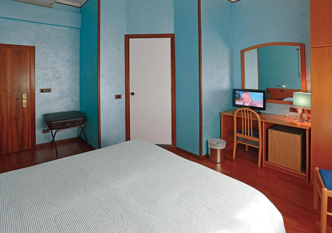 Hotel Autostrada 3*